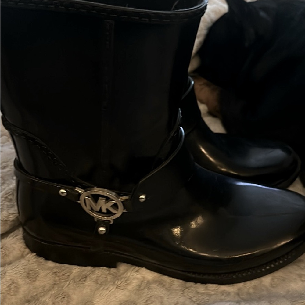 MICHAEL KORS FULTON ICONIC LOGO HARNESS BLACK SHORT RAIN BOOTS US 10